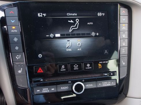 Used 2025 INFINITI QX50 Luxe AWD/4WD image 31