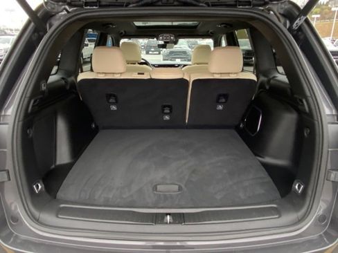 Used 2022 Jeep Grand Cherokee Limited 4xe w/ Luxury Tech Group II image 9