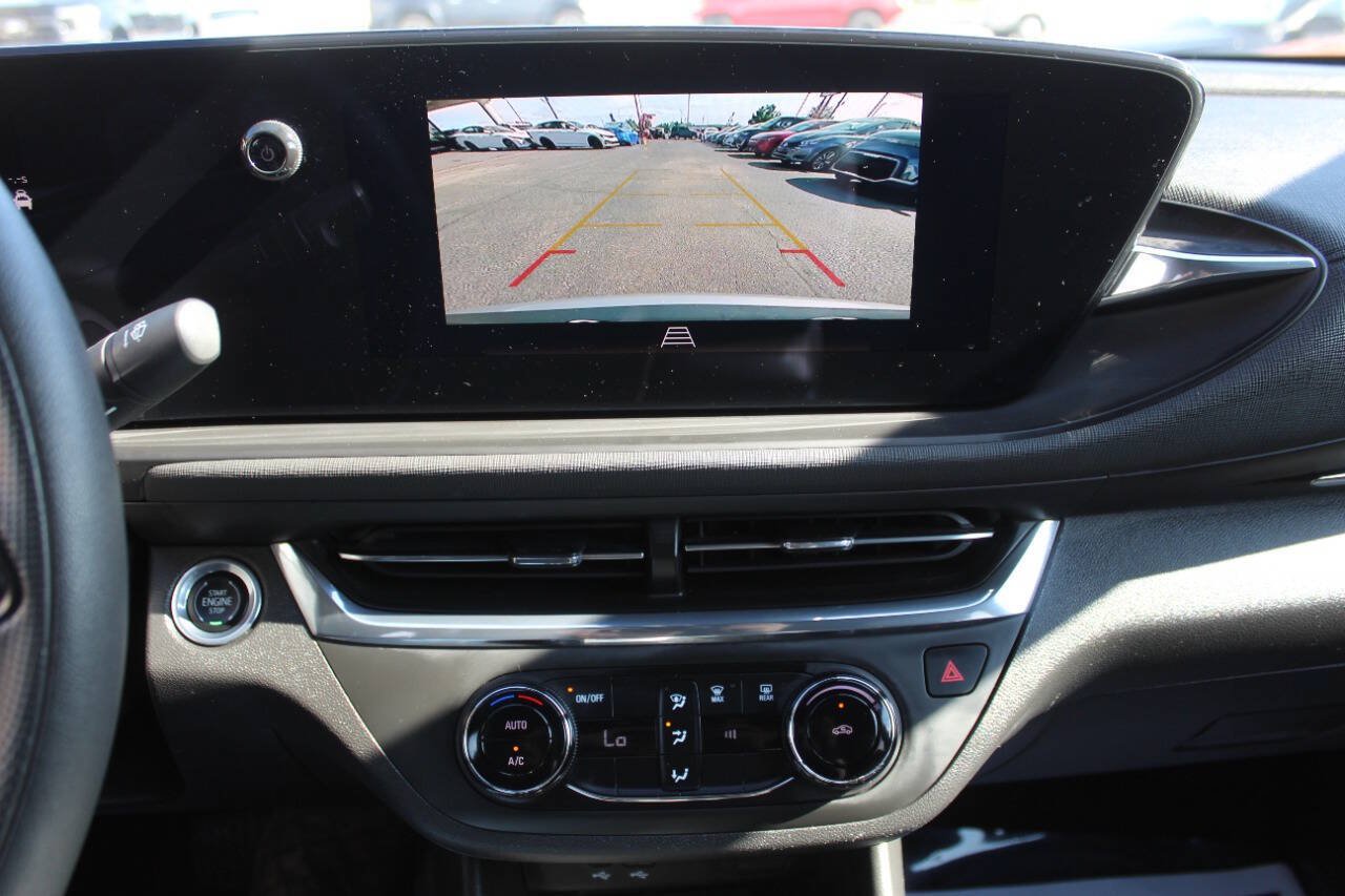 Used 2025 Buick Envista Preferred FWD image 22