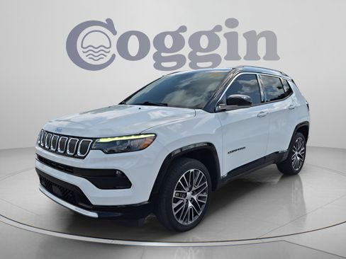 Used 2022 Jeep Compass Limited w/ Elite Group AWD/4WD image 2