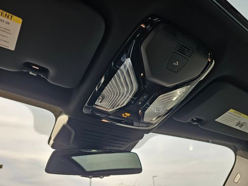 New 2026 BMW X5 xDrive40i w/ Executive Package image 60