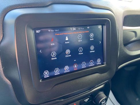 Used 2020 Jeep Renegade Latitude AWD/4WD image 18