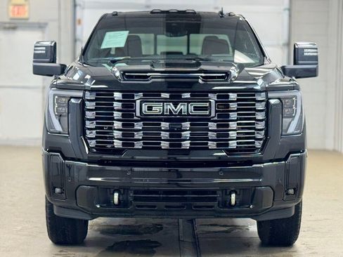 Used 2025 GMC Sierra 2500 Denali Ultimate AWD/4WD image 2