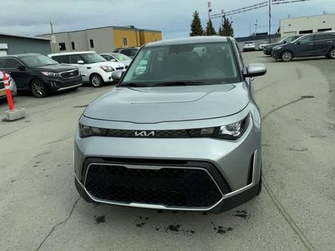 Used 2023 Kia Soul LX image 7