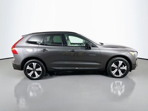 Used 2023 Volvo XC60 T8 Plus image 4