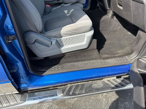 Used 2012 Ford F150 XLT w/ XLT Chrome Pkg image 9