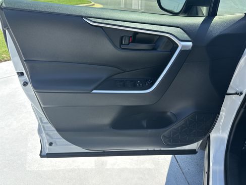 Certified 2025 Toyota RAV4 LE AWD/4WD image 14
