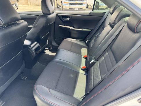 Used 2017 Toyota Camry SE w/ Moonroof Package FWD image 18