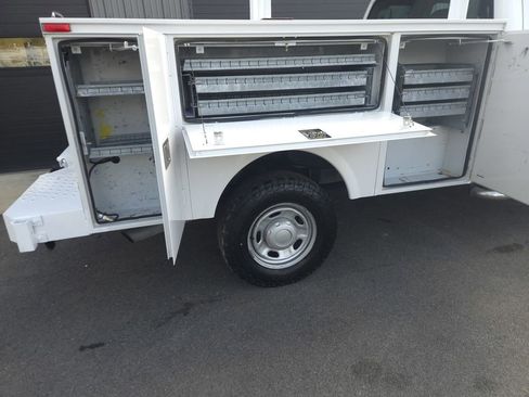 Used 2011 Ford F250 XL w/ Skid Plate Pkg AWD/4WD image 8