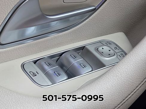 Used 2020 Mercedes-Benz GLE 350 w/ Premium Package image 32