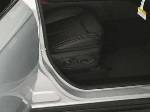 New 2025 Jeep Grand Cherokee L Limited w/ Black Appearance Package image 38