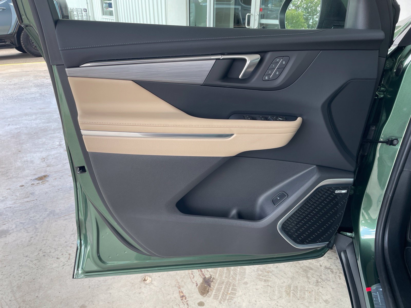 New 2027 Buick Enclave Preferred w/ Power Package FWD image 15