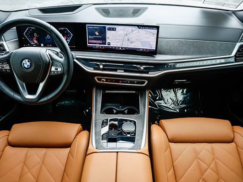 Used 2025 BMW X5 sDrive40i image 10