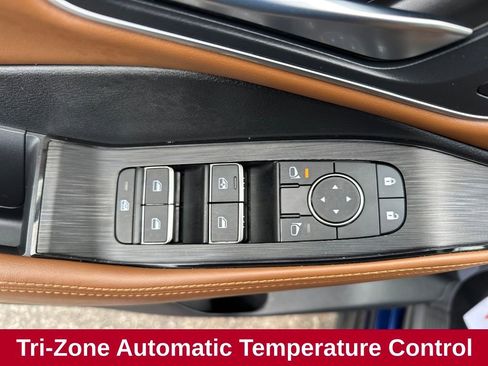 Used 2025 Nissan Rogue Platinum w/ Tech Package image 15