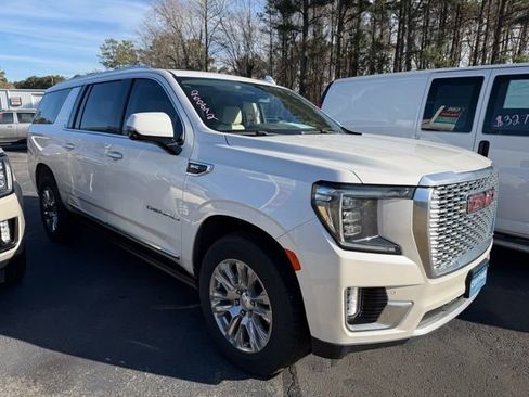 Certified 2022 GMC Yukon XL Denali image 2