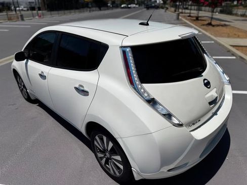 Used 2015 Nissan Leaf SV FWD image 24