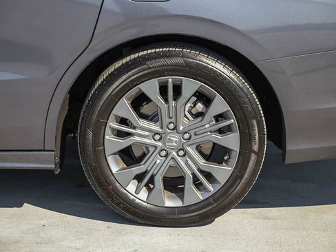 Used 2025 Honda Odyssey Touring image 11