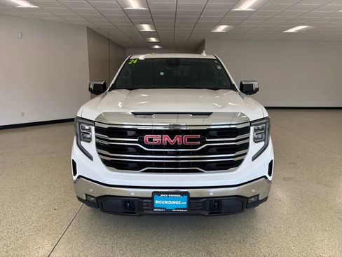 Used 2024 GMC Sierra 1500 SLT w/ SLT Convenience Package image 3