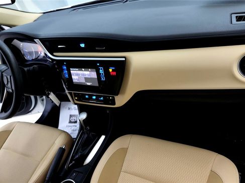 Certified 2018 Toyota Corolla LE image 28