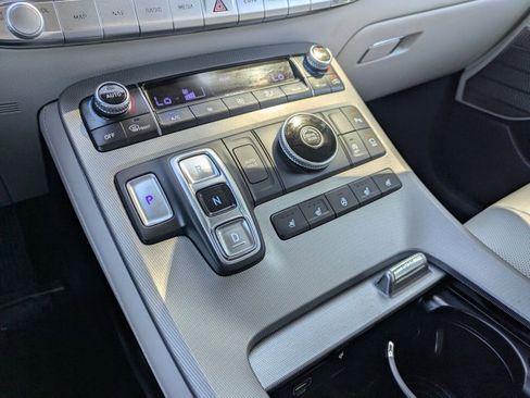 Used 2022 Hyundai Palisade Calligraphy image 12