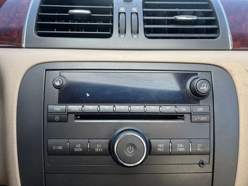 Used 2007 Buick Lucerne CXL image 21