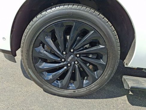 Used 2020 Lincoln Navigator Reserve w/ Equipment Group 208A Reserve image 8