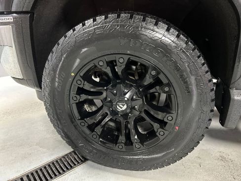 Used 2024 GMC Sierra 2500 Pro w/ Convenience Package image 9