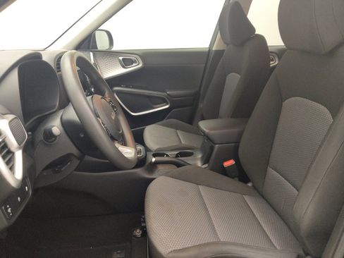Used 2022 Kia Soul LX FWD image 17
