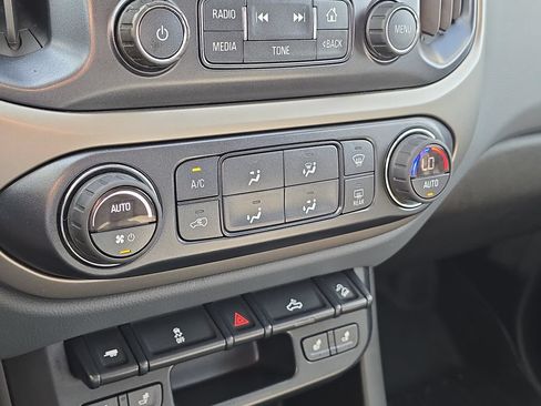 Used 2016 Chevrolet Colorado Z71 AWD/4WD image 19