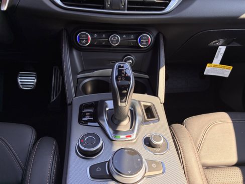 New 2025 Alfa Romeo Stelvio Sprint image 17