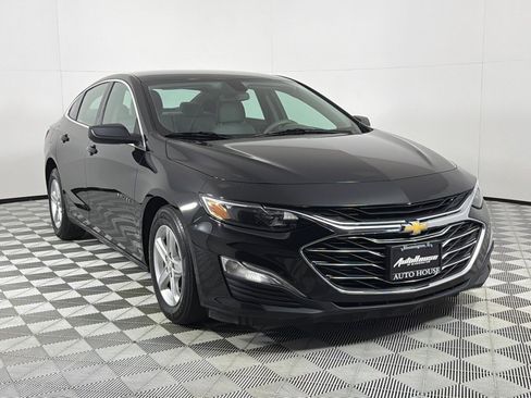 Used 2022 Chevrolet Malibu LS w/ LPO, Floor Liner Package image 3