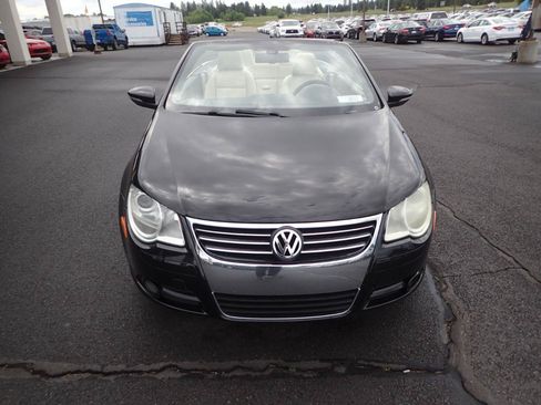 Used 2010 Volkswagen Eos Lux FWD image 16