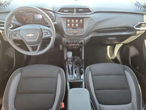 Used 2023 Chevrolet TrailBlazer LT FWD image 19
