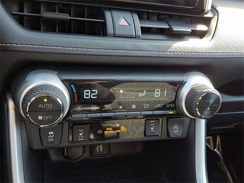 Used 2024 Toyota RAV4 XLE w/ Convenience Package image 16