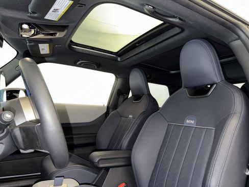 Certified 2025 MINI Cooper S image 17