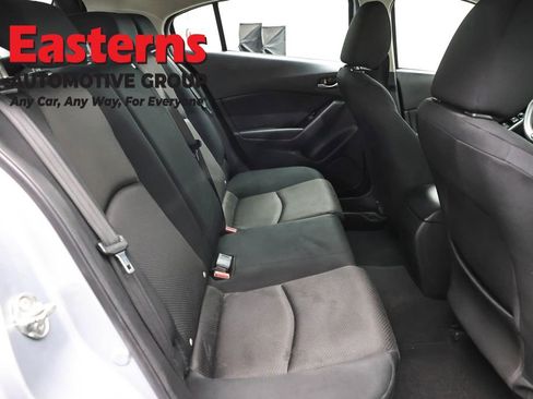 Used 2017 MAZDA MAZDA3 Sport FWD image 23