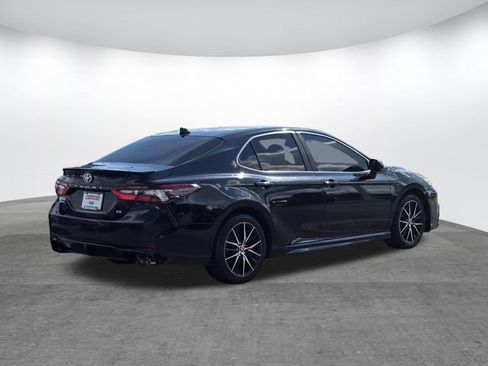 Used 2021 Toyota Camry SE FWD image 4