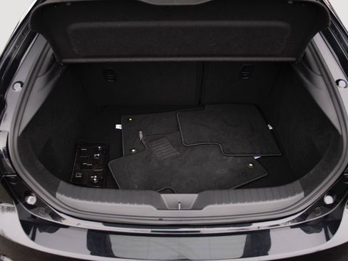 Used 2025 MAZDA MAZDA3 Hatchback w/Premium Plus Pkg image 16