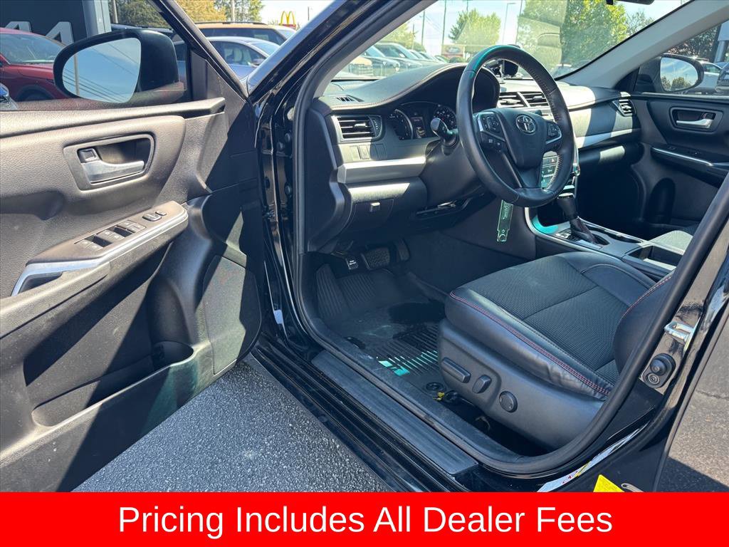 Used 2017 Toyota Camry SE FWD image 13
