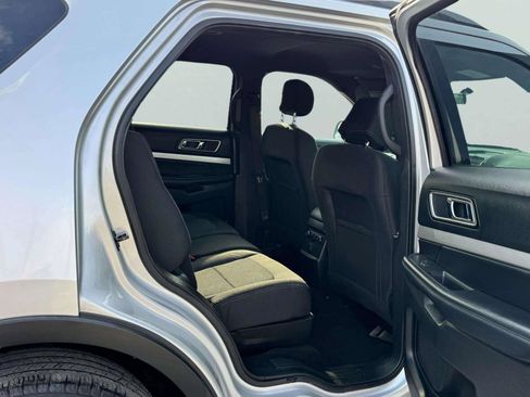 Used 2017 Ford Explorer XLT FWD image 32