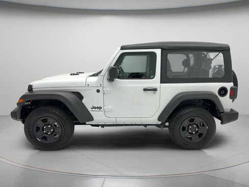 Used 2025 Jeep Wrangler Sport AWD/4WD image 4