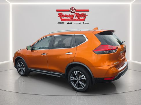 Used 2017 Nissan Rogue SL AWD/4WD image 3