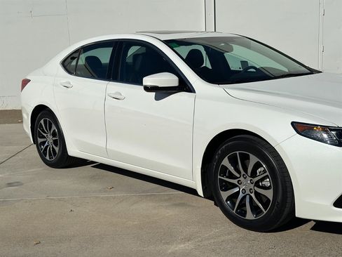 Used 2017 Acura TLX image 8