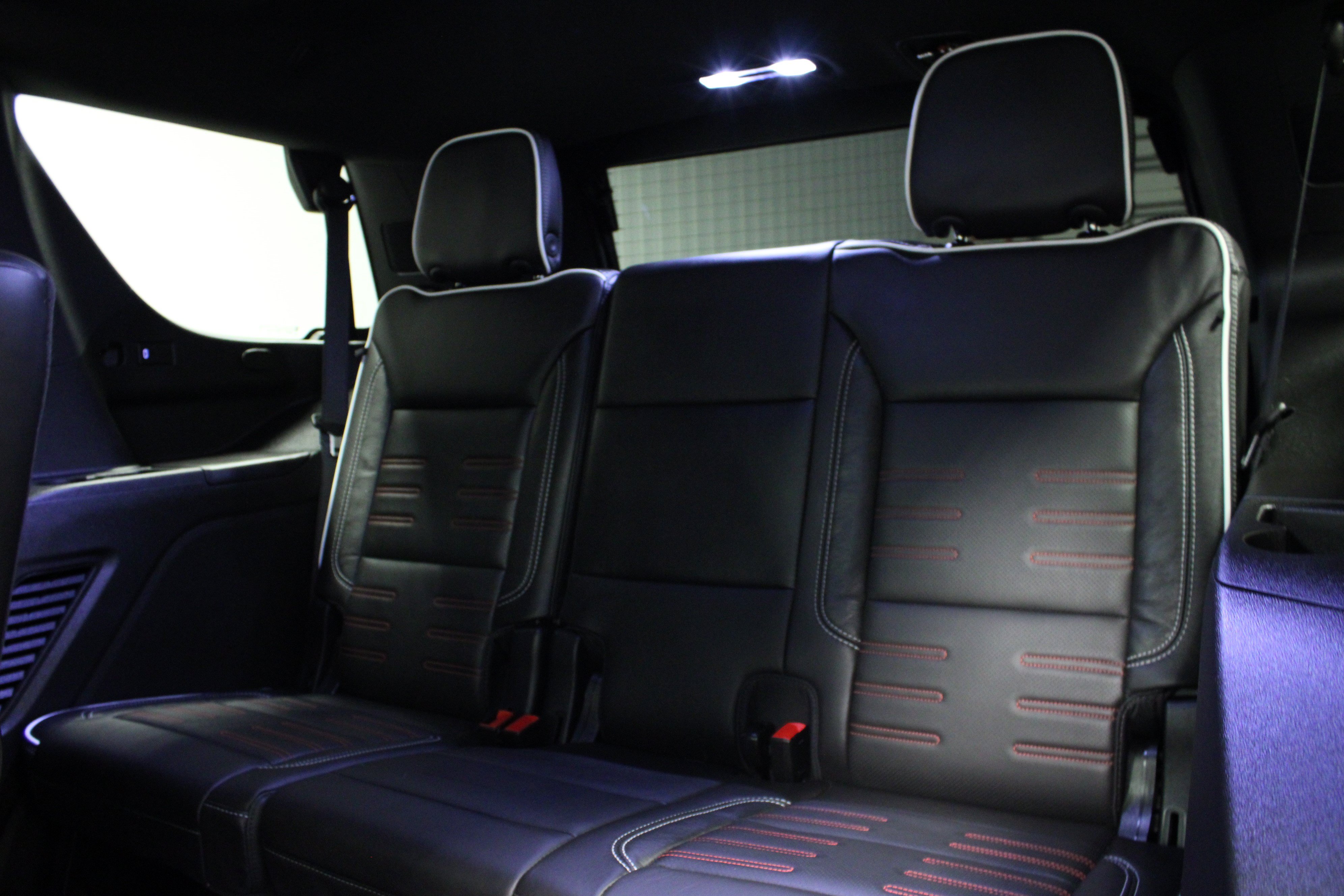 Used 2025 GMC Yukon AT4 Ultimate w/ LPO, Floor Liner Package AWD/4WD image 15