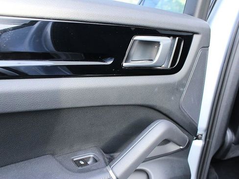 Used 2019 Porsche Cayenne image 21