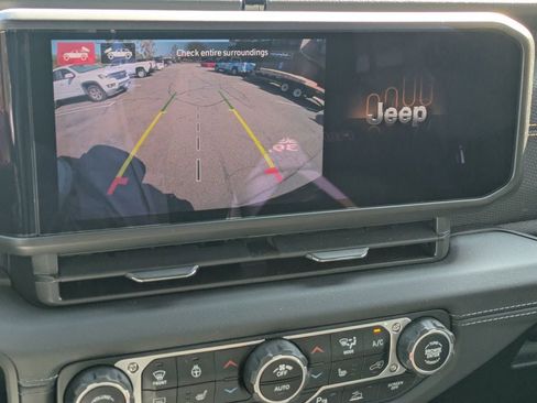 New 2025 Jeep Wrangler Unlimited Rubicon 392 image 22