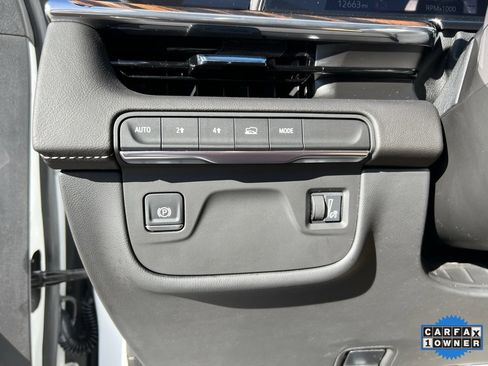 Used 2024 Cadillac Escalade Premium Luxury image 20