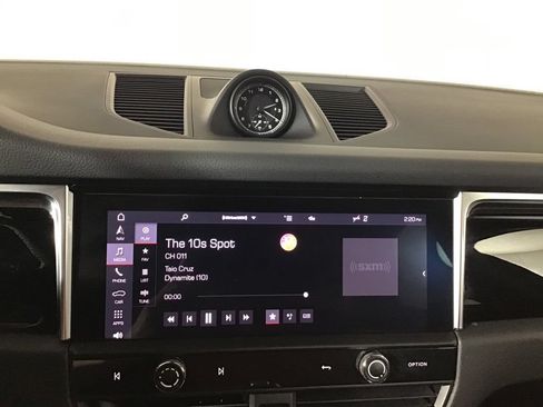 Certified 2023 Porsche Macan Turbo AWD/4WD image 36