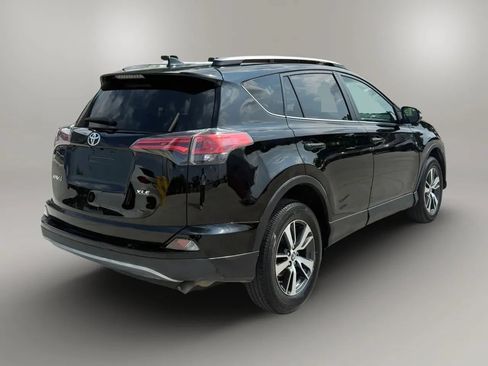 Used 2017 Toyota RAV4 XLE FWD image 6