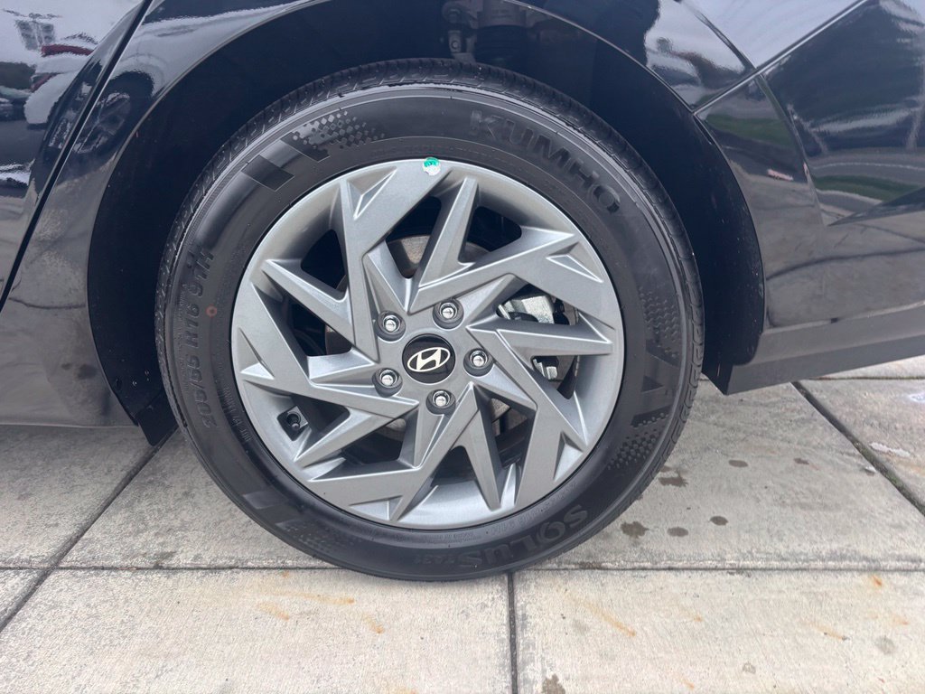 Certified 2026 Hyundai Elantra Hybrid FWD image 9